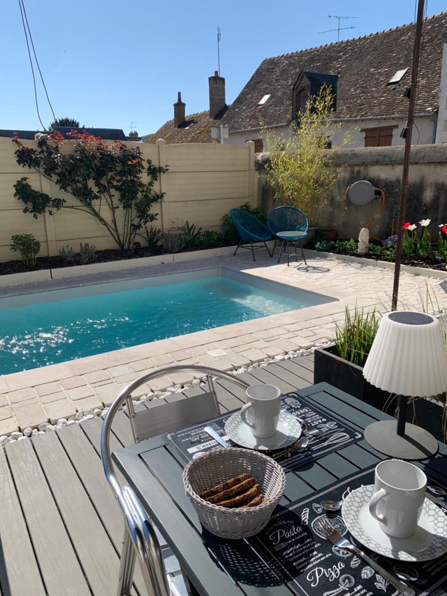 Chez Chris Hotel กูร์-เชอแวร์นี ภายนอก รูปภาพ